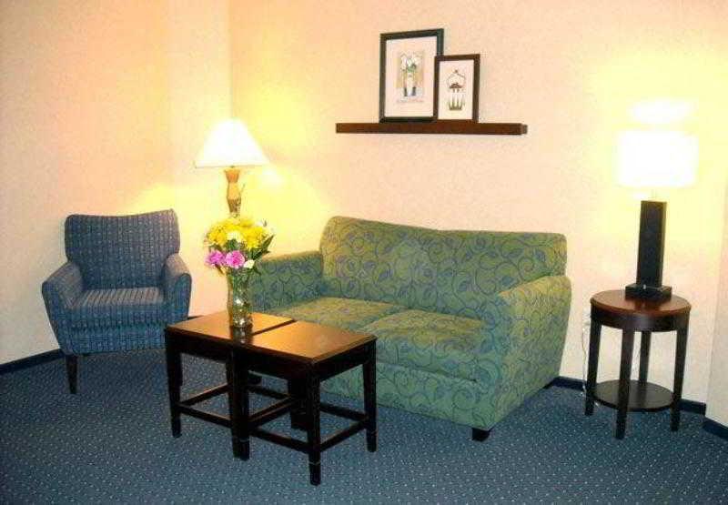 Springhill Suites Pittsburgh Mills Tarentum Room photo